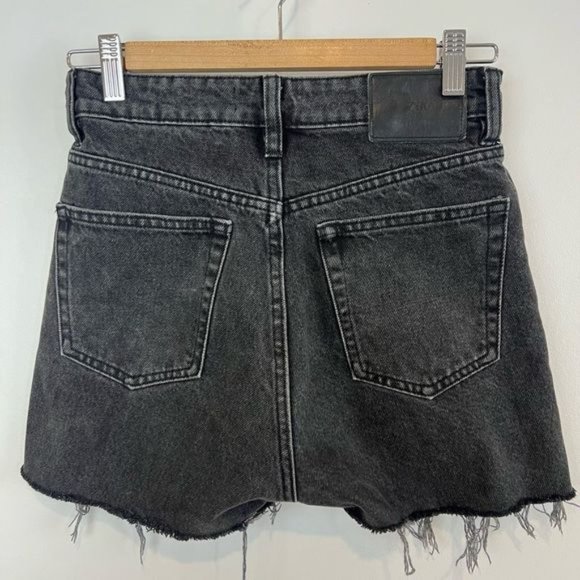 Zara Black Faded Distressed Grunge Denim Jean Shorts Pockets Women’s 2 Cut Off - Picture 7 of 11